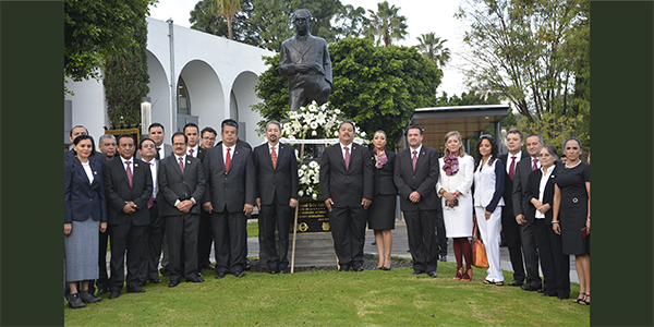 101 Aniversario UMSNH bnnR