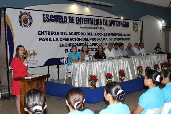 Escuela Enfermería Apatzingán 3R